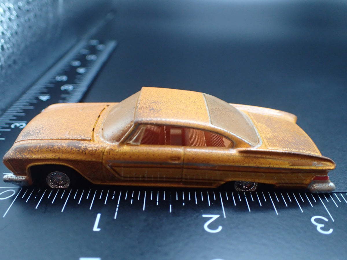 1961 61 DODGE DART PHOENIX LOWRIDER BARN FIND 1:64 SCALE DIORAMA DIECAST MODEL CAR
