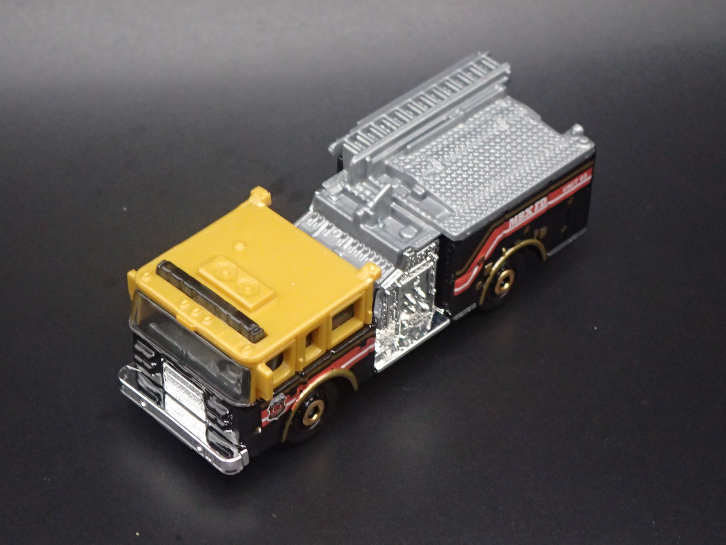 PIERCE DASH FIRE ENGINE TRUCK 1:64 MB SCALE COLLECTIBLE DIECAST MODEL CAR
