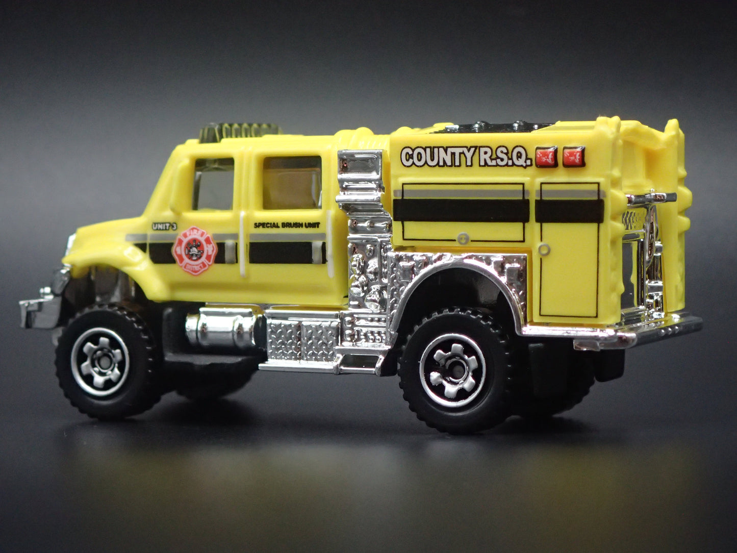 INTERNATIONAL WORKSTAR BRUSH FIRE TRUCK COUNTY RSO 1:64 MB SCALE DIECAST MODEL CAR