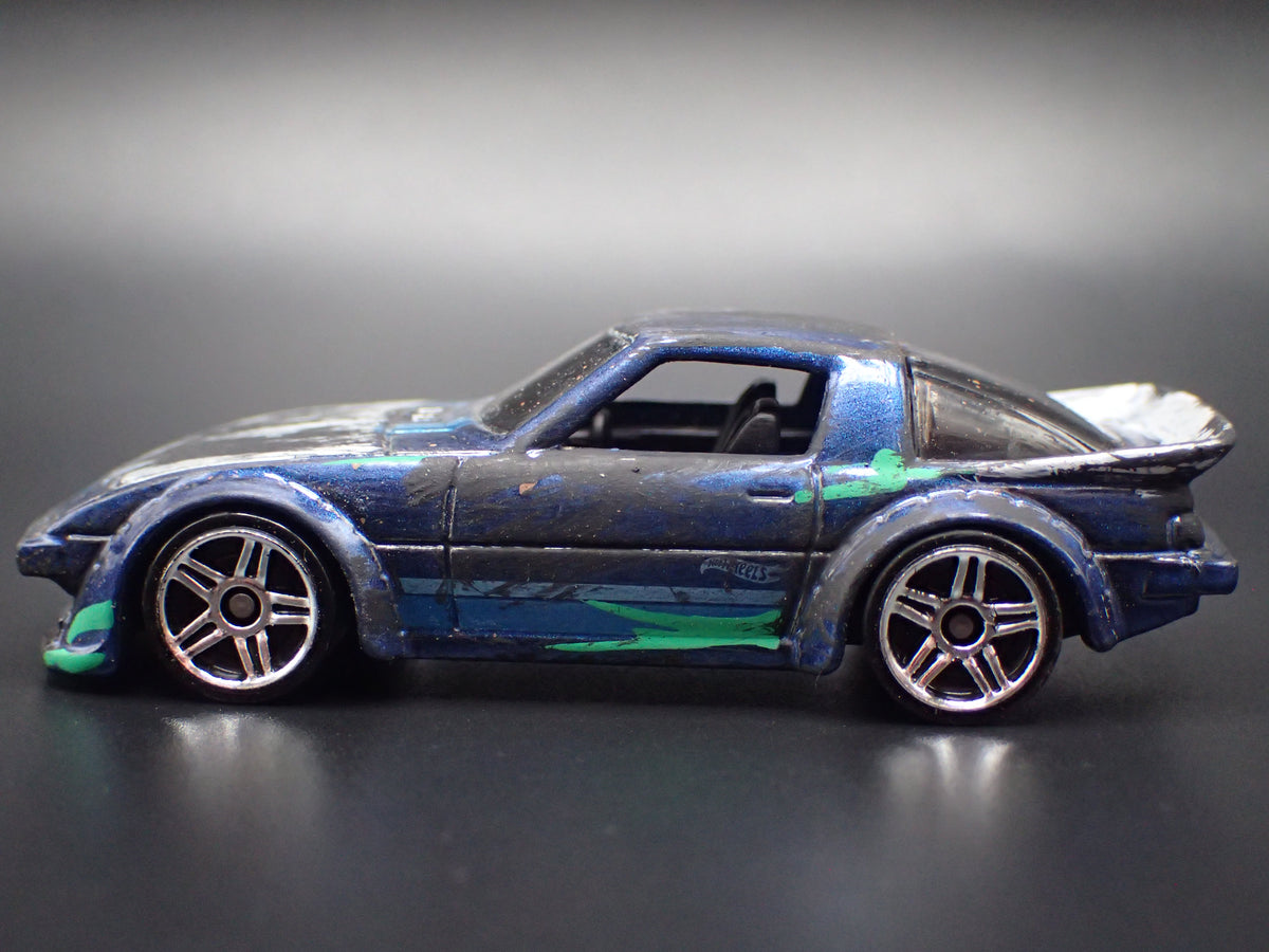 1978-1985 MAZDA RX7 JDM  CUSTOM BARN FIND 1:64 SCALE DIORAMA DIECAST MODEL CAR