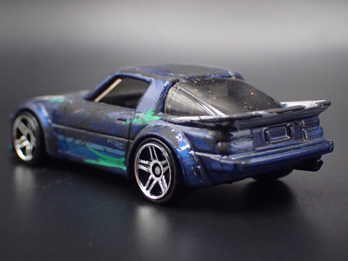 1978-1985 MAZDA RX7 JDM  CUSTOM BARN FIND 1:64 SCALE DIORAMA DIECAST MODEL CAR