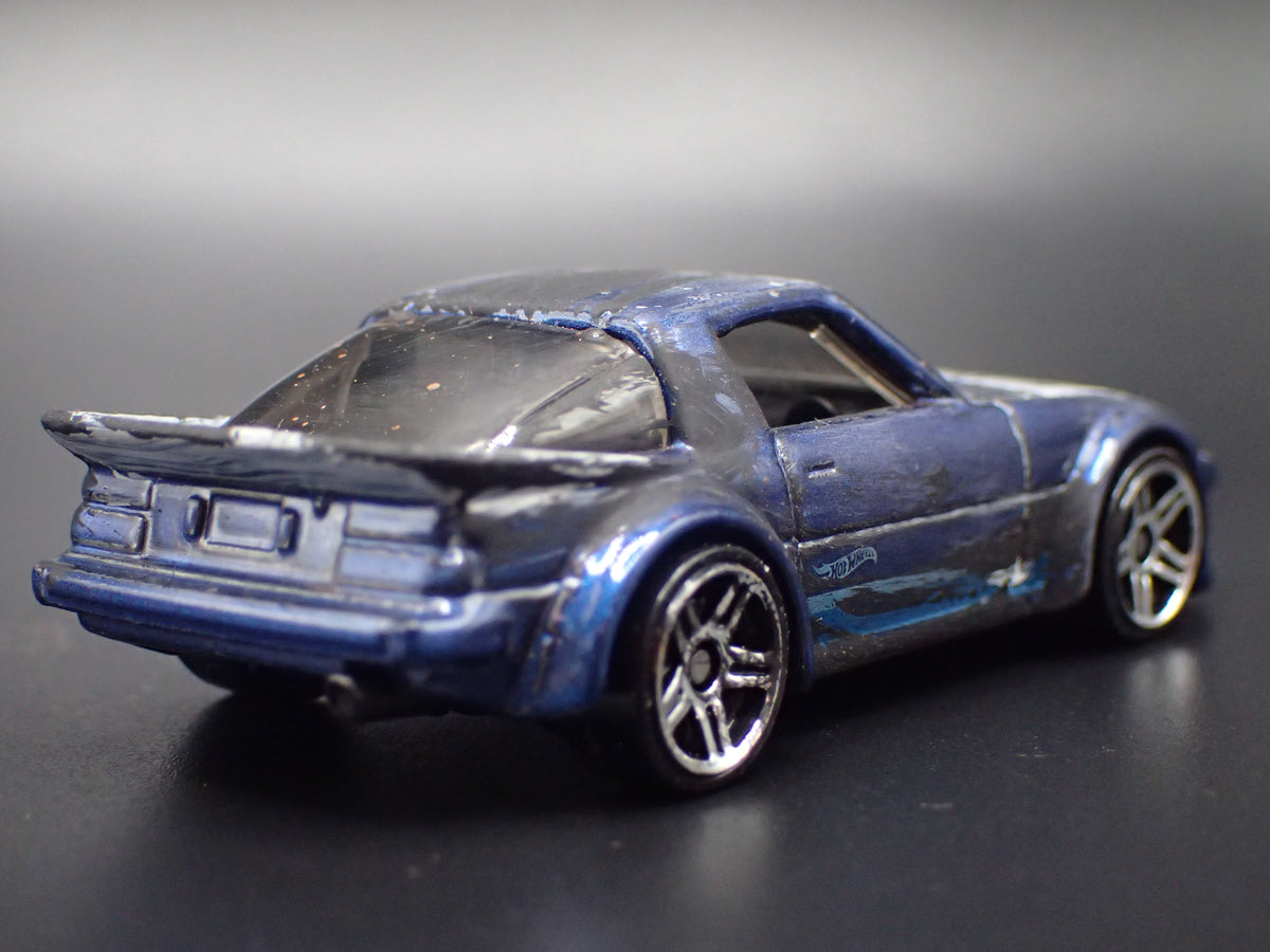1978-1985 MAZDA RX7 JDM  CUSTOM BARN FIND 1:64 SCALE DIORAMA DIECAST MODEL CAR