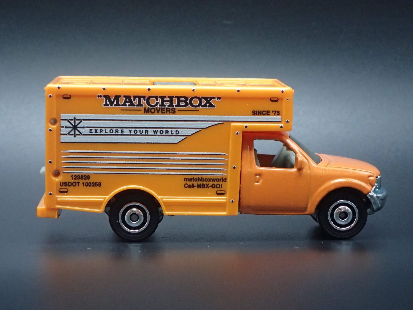 FORD F350 BOX MOVING TRUCK BUDGET VAN 1:64 MB SCALE DIECAST MODEL CAR