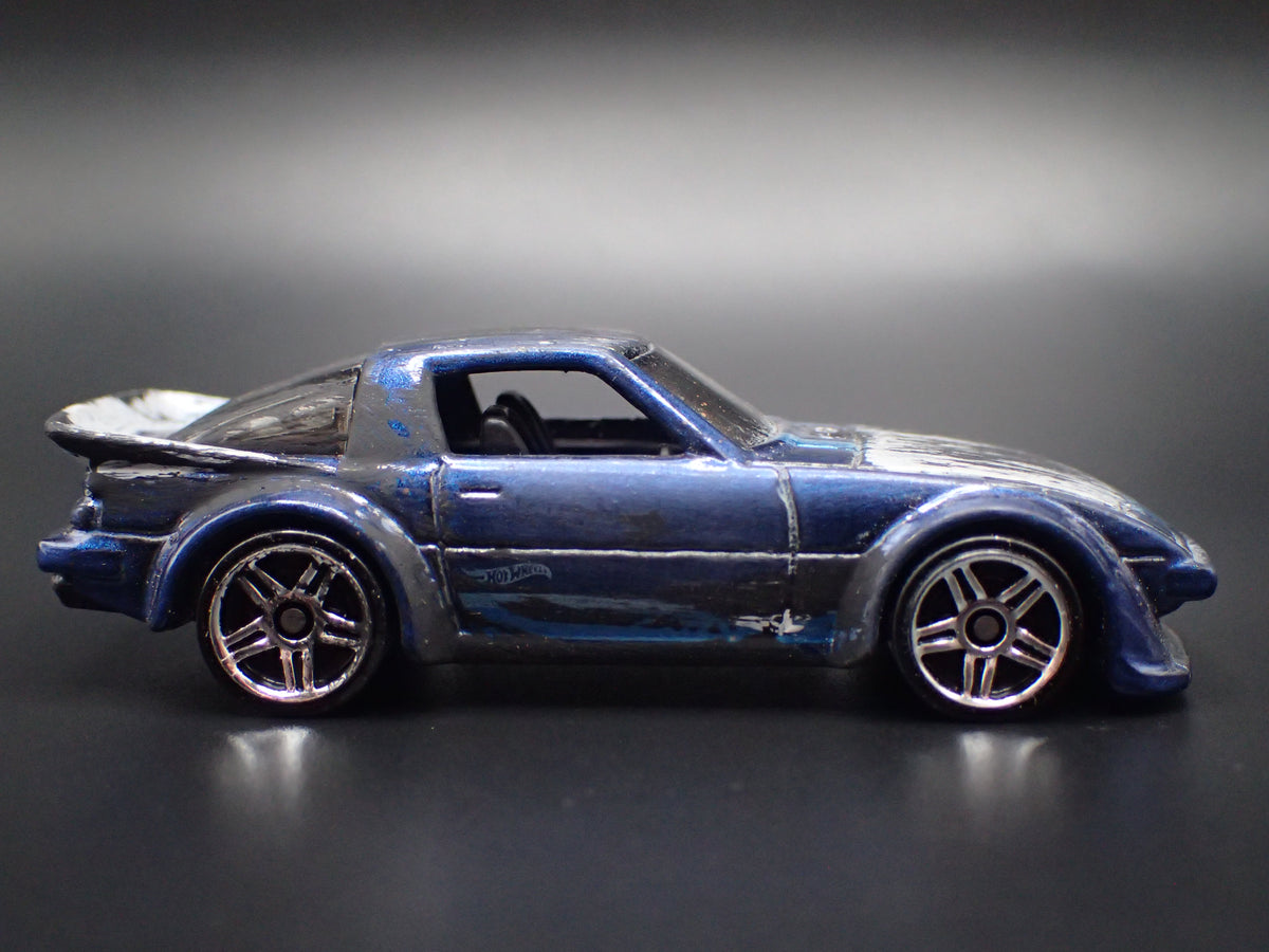 1978-1985 MAZDA RX7 JDM  CUSTOM BARN FIND 1:64 SCALE DIORAMA DIECAST MODEL CAR