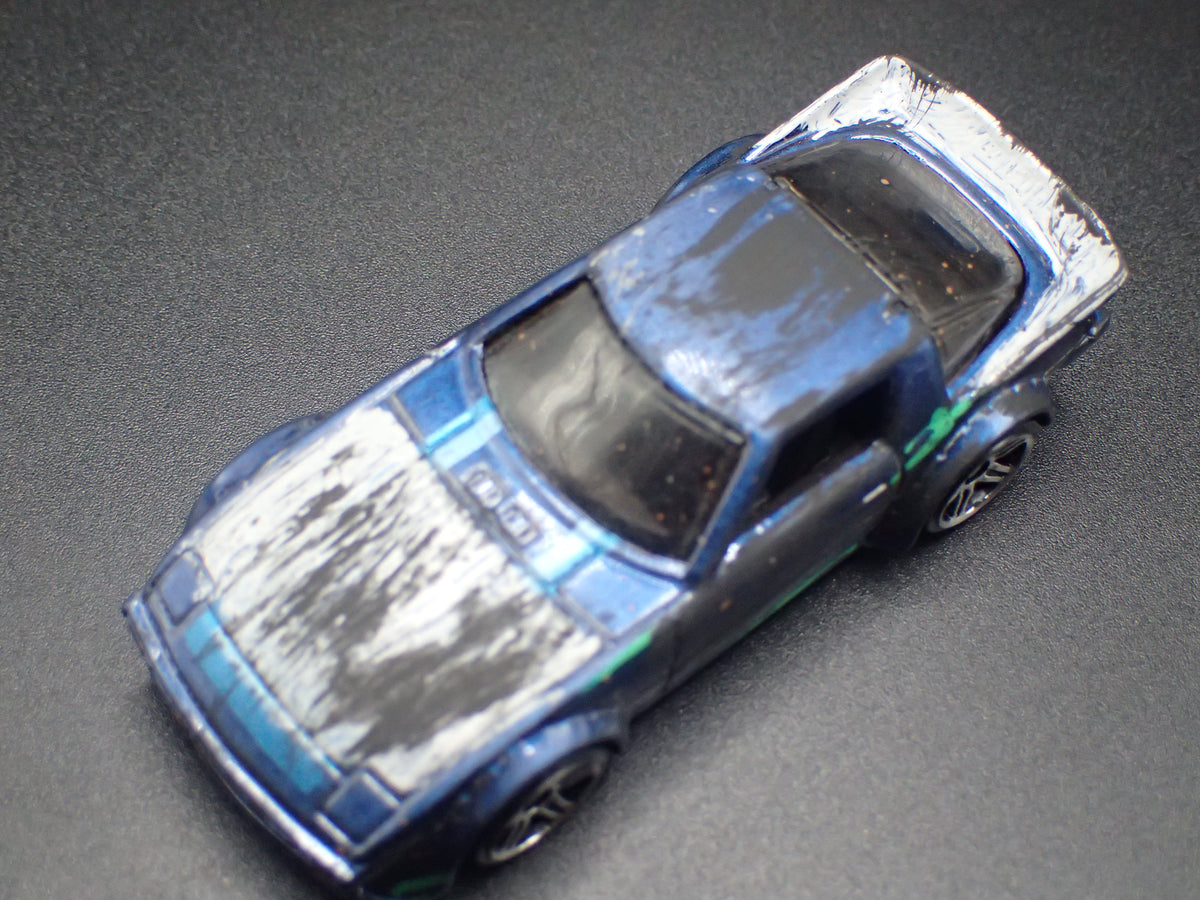 1978-1985 MAZDA RX7 JDM  CUSTOM BARN FIND 1:64 SCALE DIORAMA DIECAST MODEL CAR