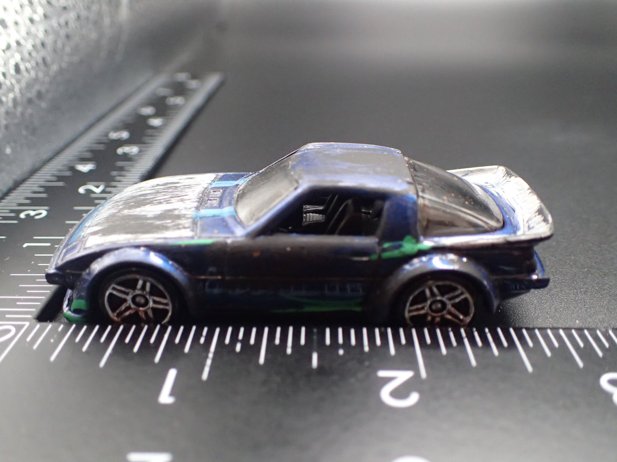1978-1985 MAZDA RX7 JDM  CUSTOM BARN FIND 1:64 SCALE DIORAMA DIECAST MODEL CAR