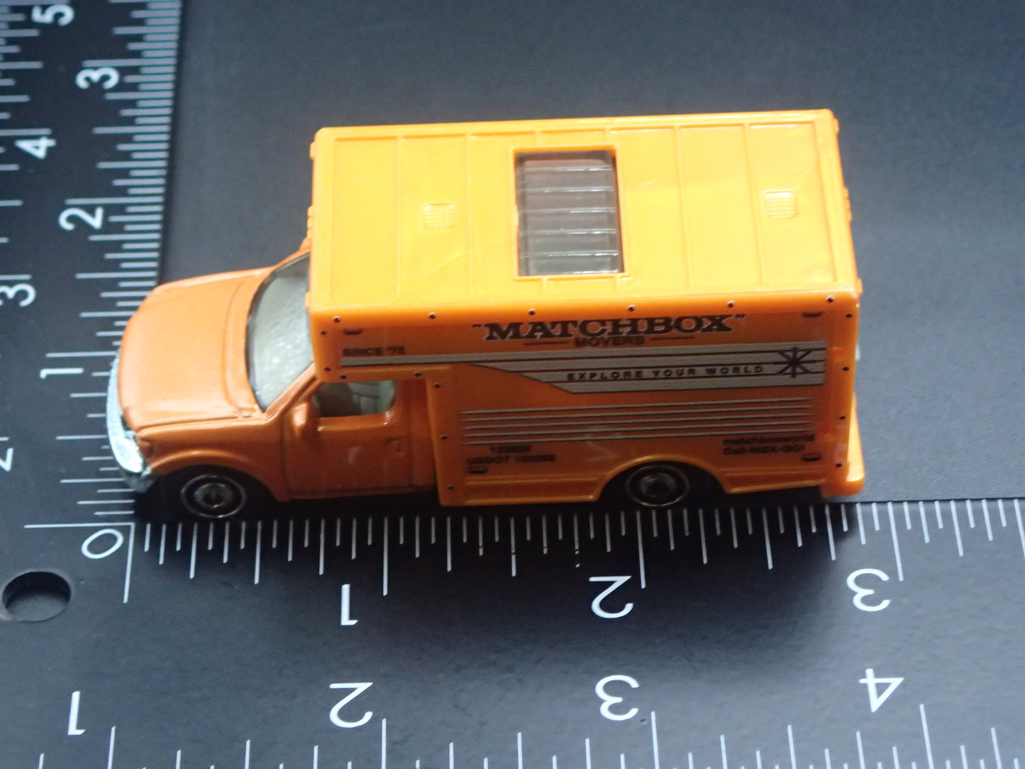 FORD F350 BOX MOVING TRUCK BUDGET VAN 1:64 MB SCALE DIECAST MODEL CAR