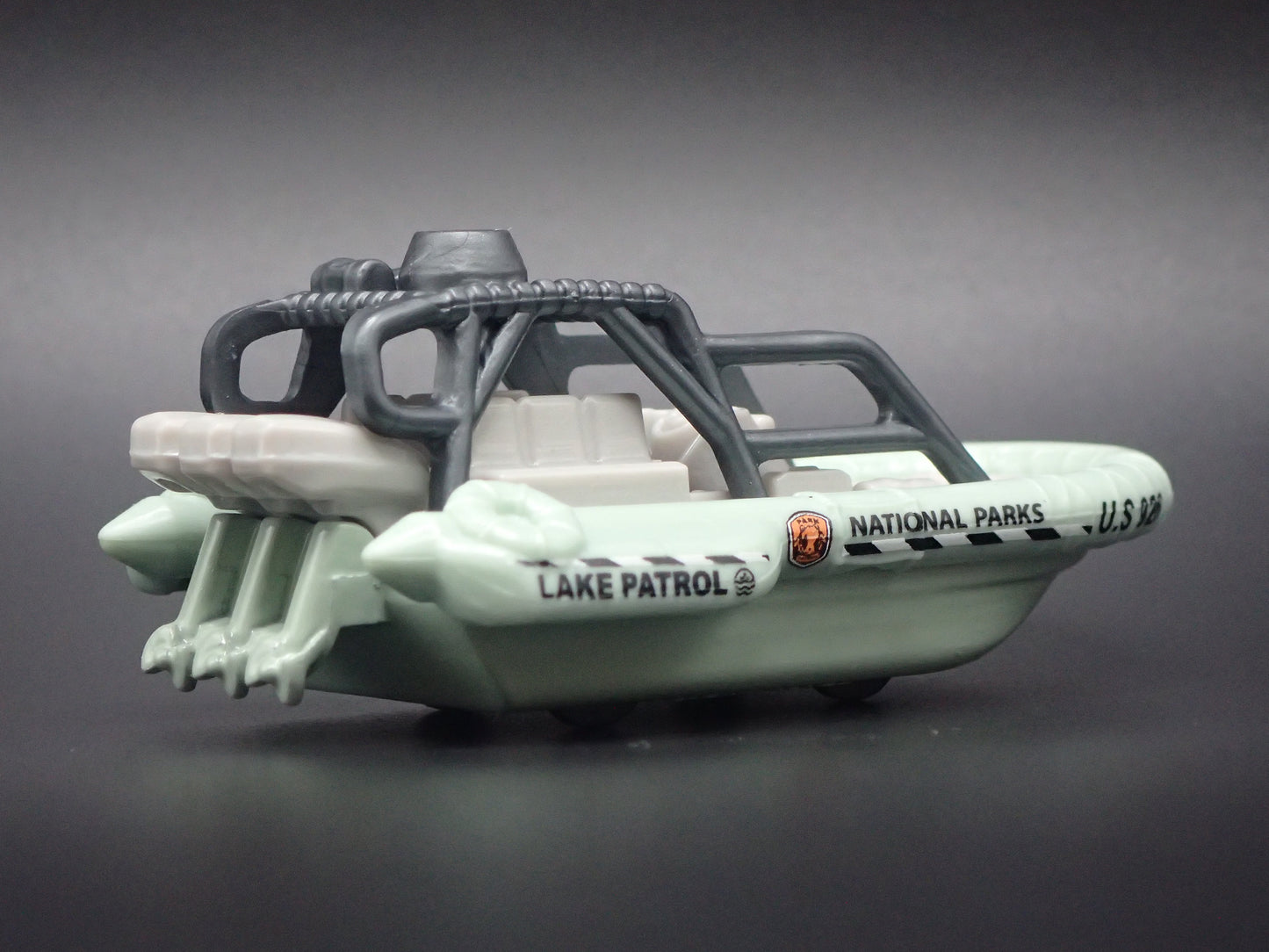NATIONAL PARKS LAKE PATROL BOAT RARE 1:64 MB SCALE DIORAMA DIECAST MODEL CAR