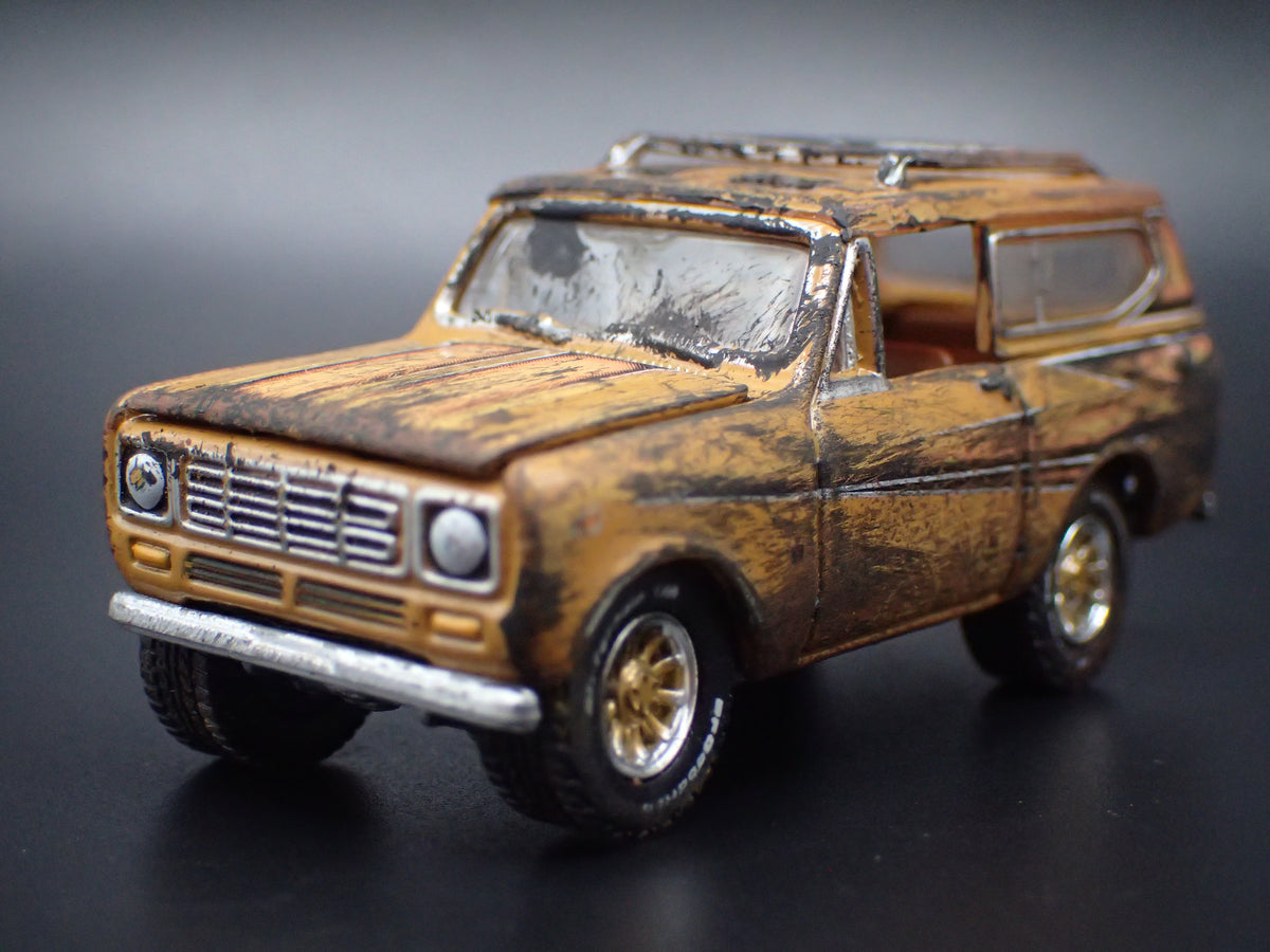 1979 79 INTERNATIONAL SCOUT II CUSTOM BARN FIND 1:64 SCALE DIECAST MODEL CAR