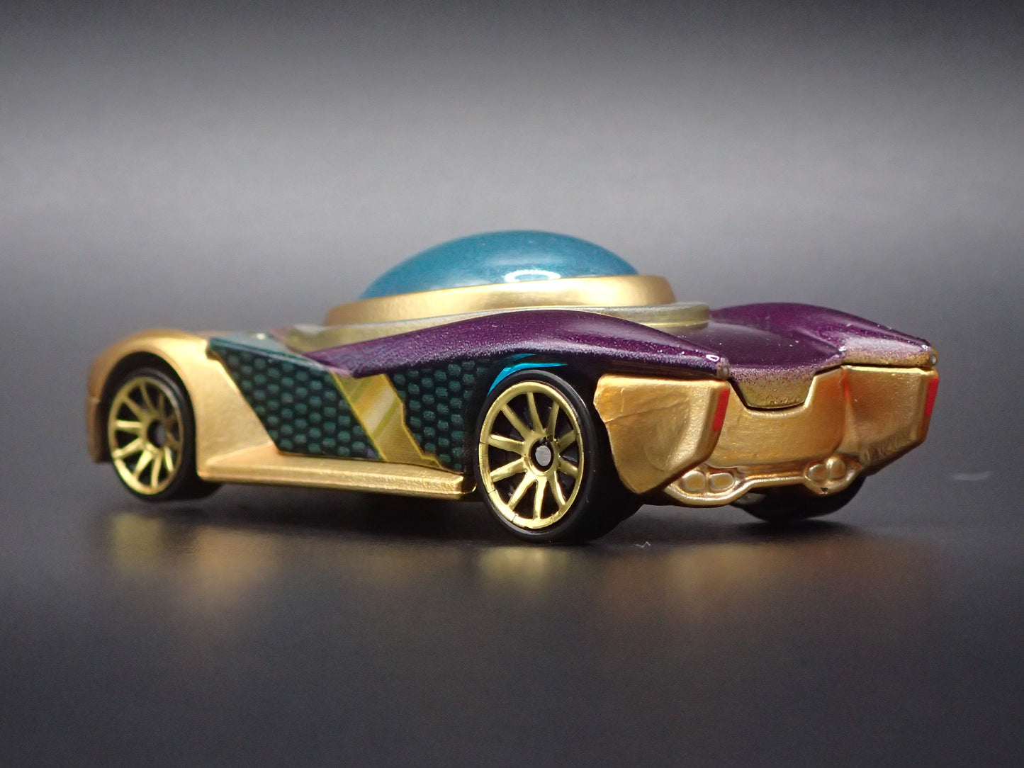 MYSTERIO SPIDER MAN MARVEL CHARACTER CARS 1/64 SCALE DIORAMA DIECAST MODEL CAR