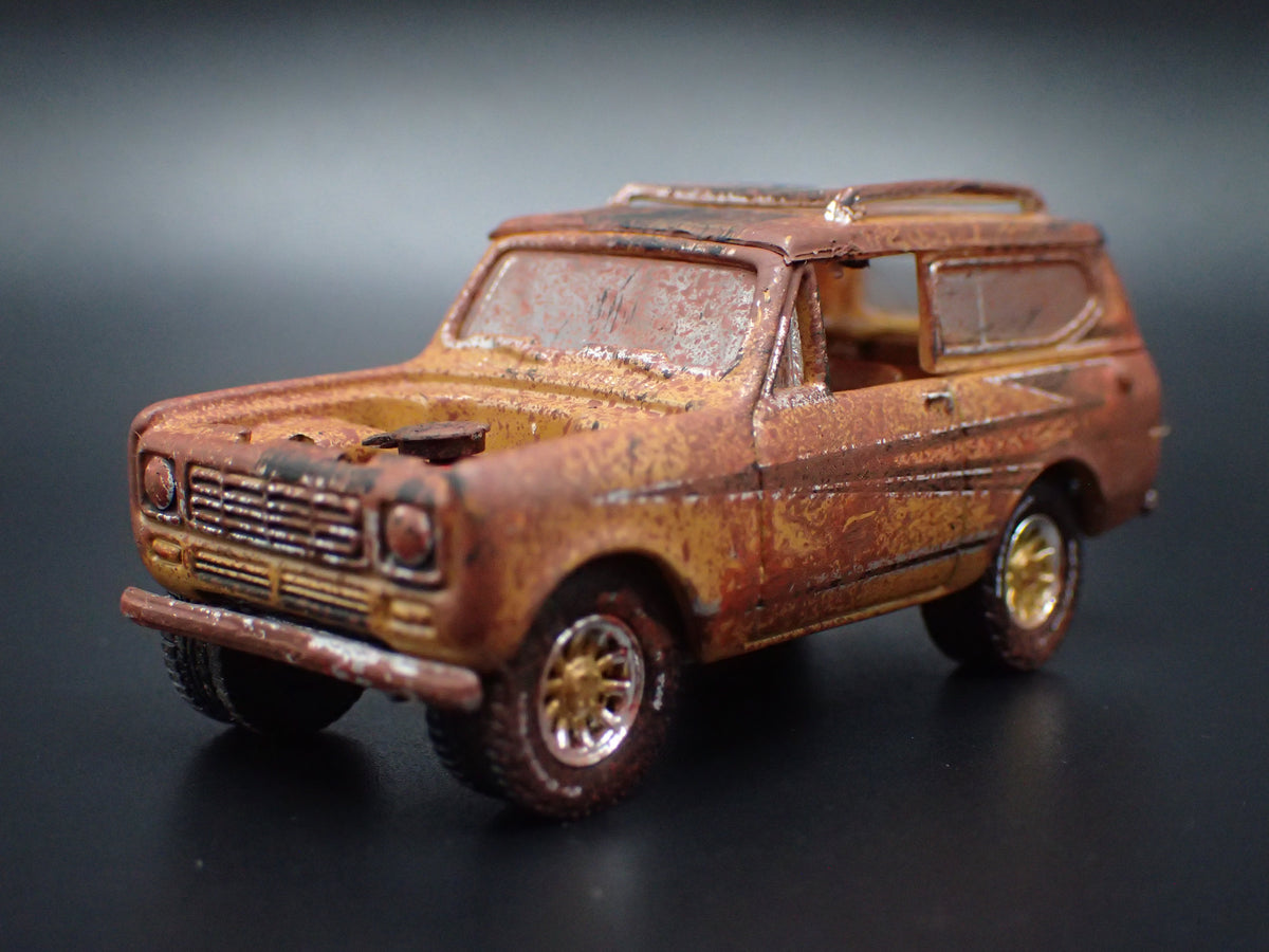 1979 79 INTERNATIONAL SCOUT II CUSTOM BARN FIND 1:64 SCALE DIECAST MODEL CAR