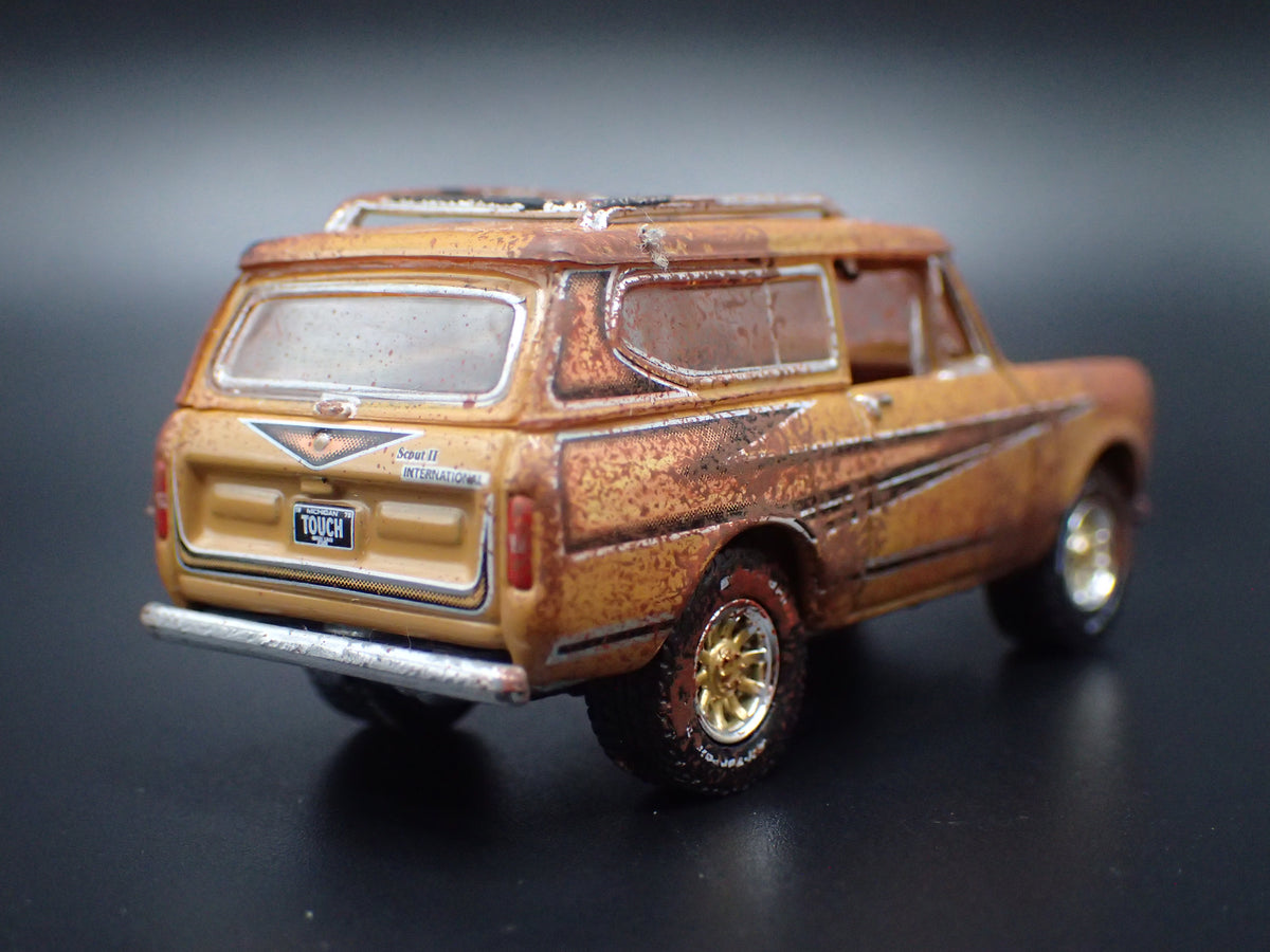 1979 79 INTERNATIONAL SCOUT II CUSTOM BARN FIND 1:64 SCALE DIECAST MODEL CAR