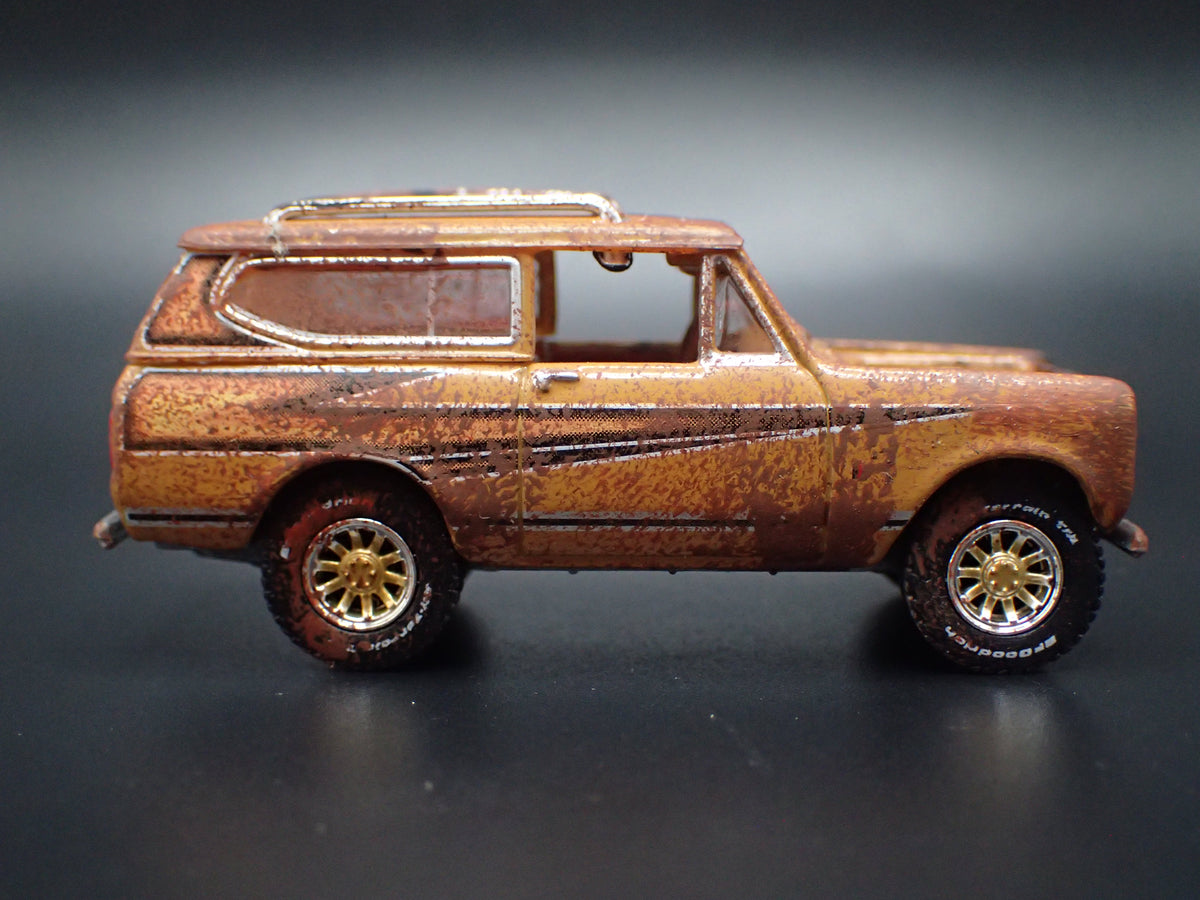 1979 79 INTERNATIONAL SCOUT II CUSTOM BARN FIND 1:64 SCALE DIECAST MODEL CAR