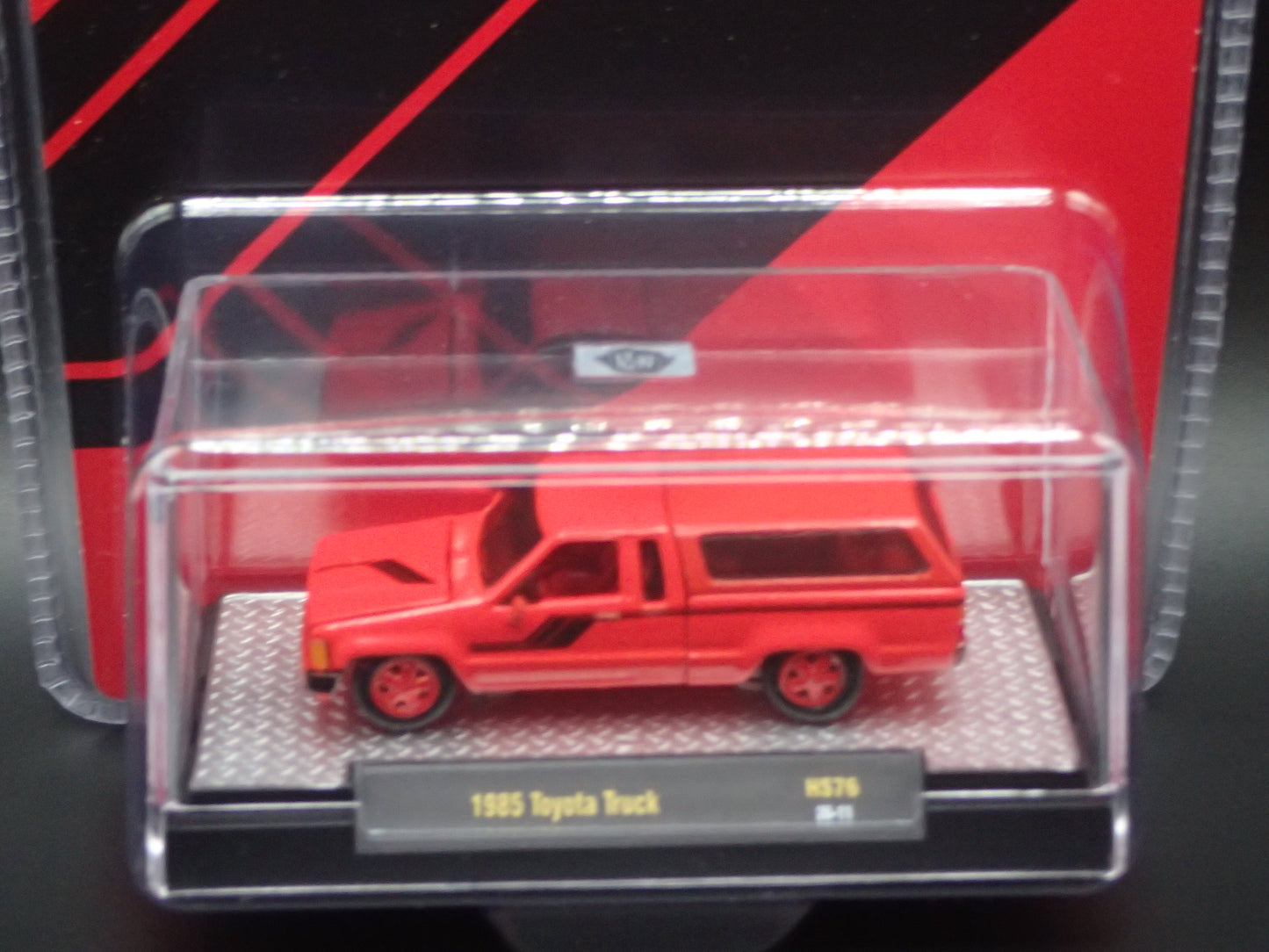 1985 TOYOTA MINI TRUCK 2026 M2 MACHINES RED CHASE HOBBY 1/1804 HS76 26-11