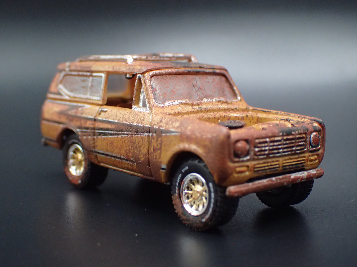 1979 79 INTERNATIONAL SCOUT II CUSTOM BARN FIND 1:64 SCALE DIECAST MODEL CAR