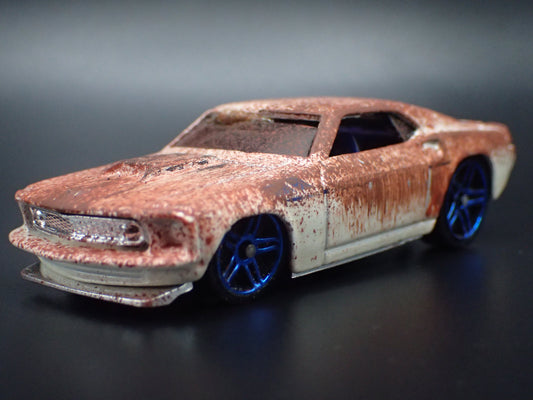 1969 69 FORD MUSTANG FASTBACK CUSTOM BARN FIND 1/64 SCALE DIECAST MODEL CAR
