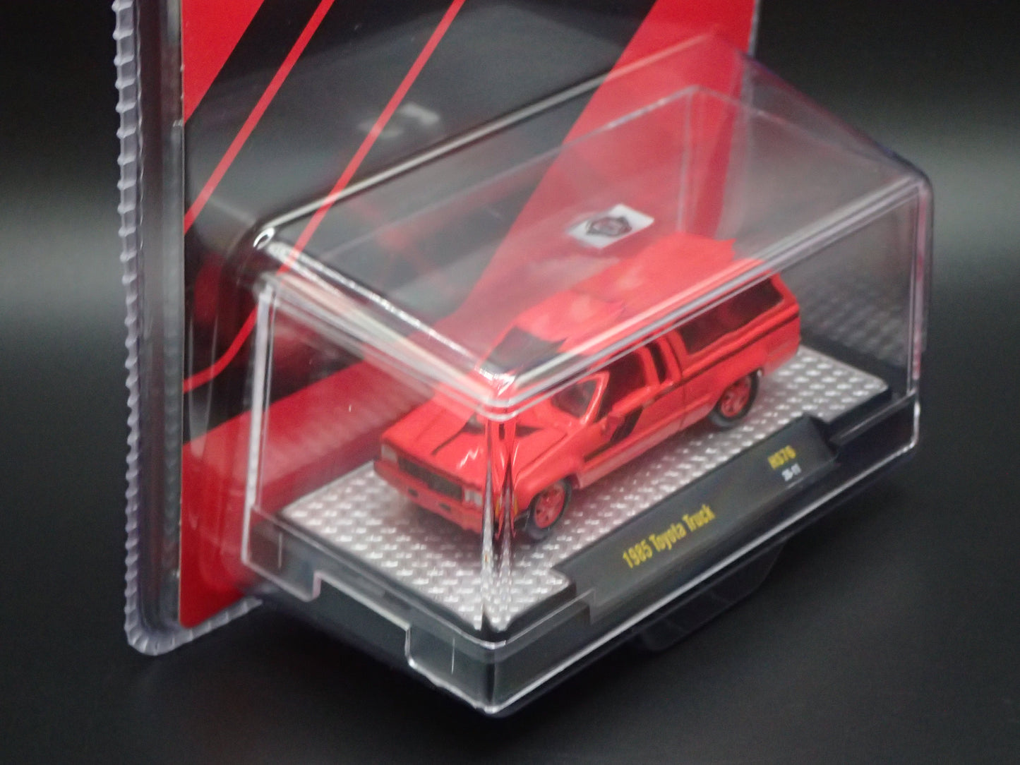 1985 TOYOTA MINI TRUCK 2026 M2 MACHINES RED CHASE HOBBY 1/1804 HS76 26-11