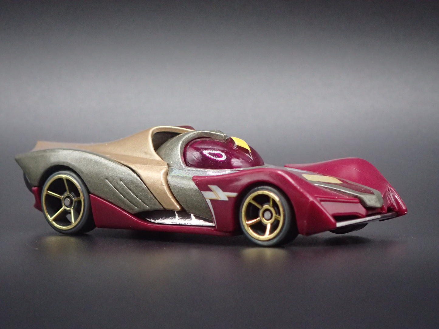 VISION MARVEL CHARACTER CARS 1/64 SCALE DIORAMA DIECAST MODEL CAR