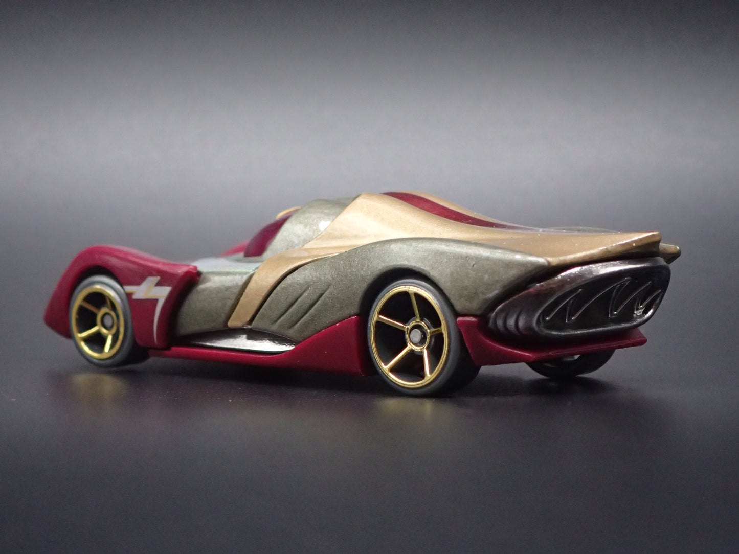 VISION MARVEL CHARACTER CARS 1/64 SCALE DIORAMA DIECAST MODEL CAR
