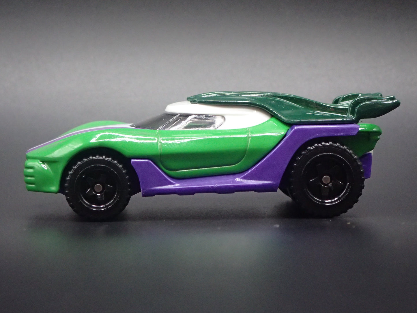 SHE HULK MARVEL CHARACTER CARS 1/64 SCALE COLLECTIBLE DIECAST MODEL CAR