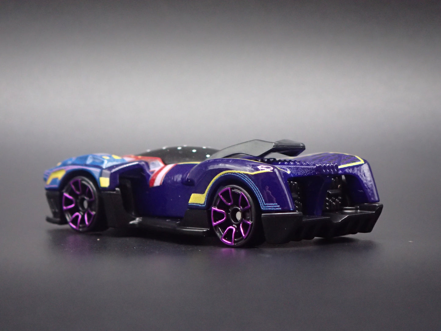 SHURI BLACK PANTHER MARVEL CHARACTER CARS 1/64 SCALE DIORAMA DIECAST MODEL CAR