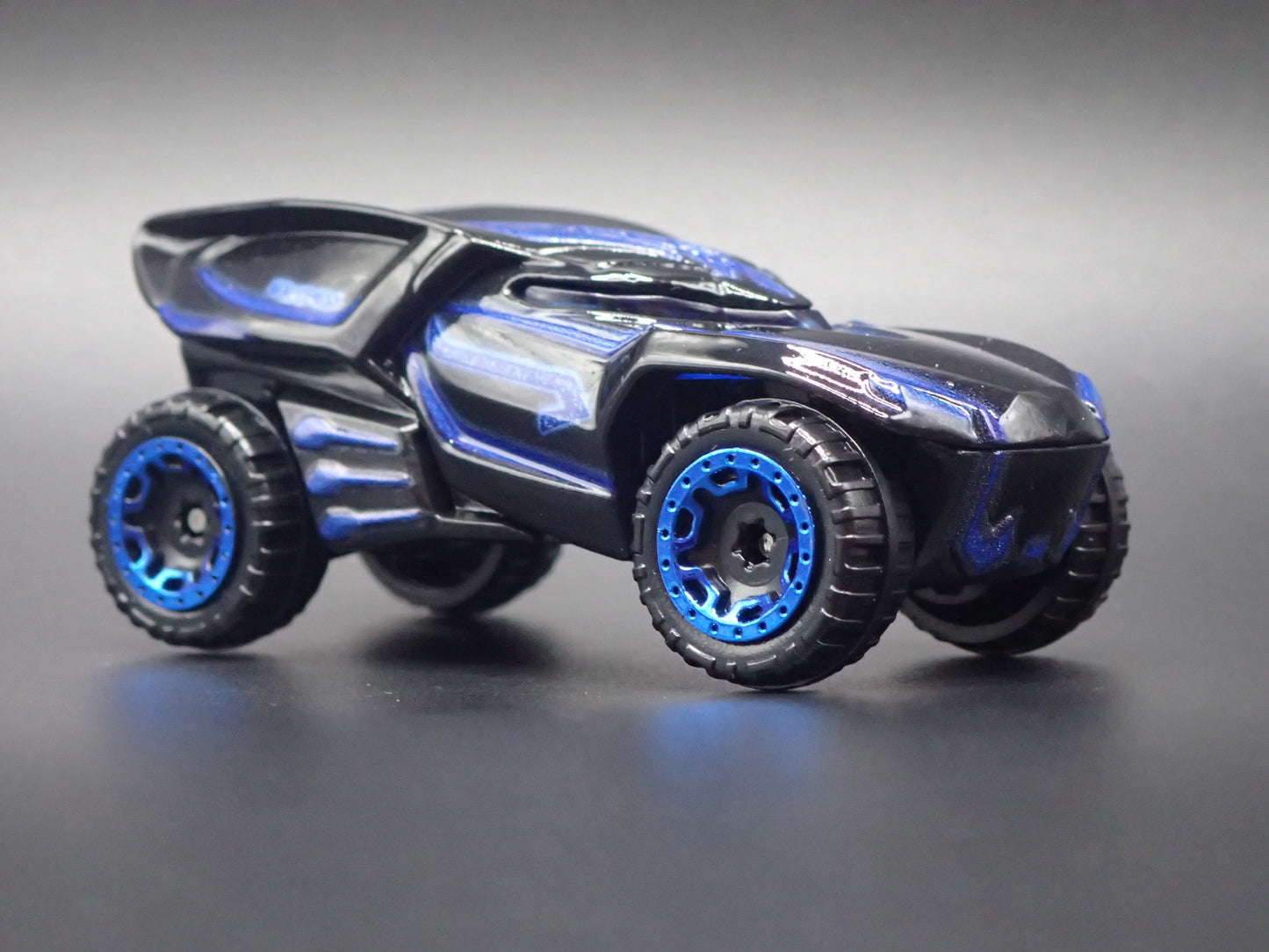 BLACK PANTHER MARVEL CHARACTER CARS 1/64 SCALE DIORAMA DIECAST MODEL CAR