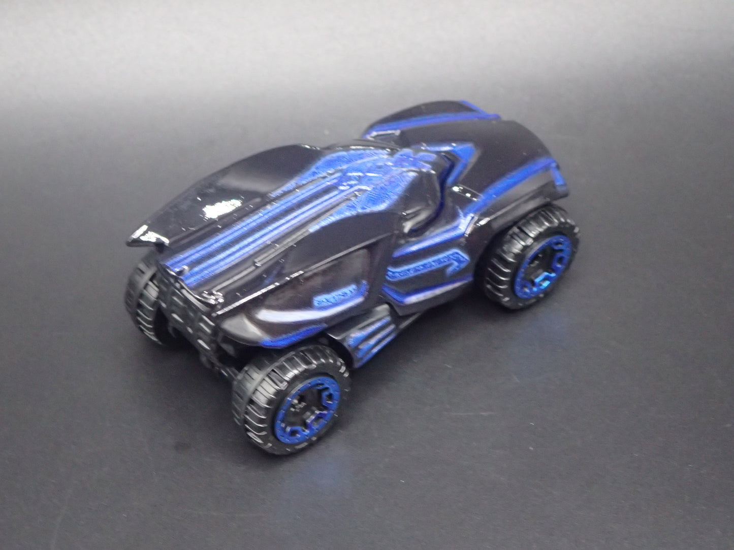 BLACK PANTHER MARVEL CHARACTER CARS 1/64 SCALE DIORAMA DIECAST MODEL CAR