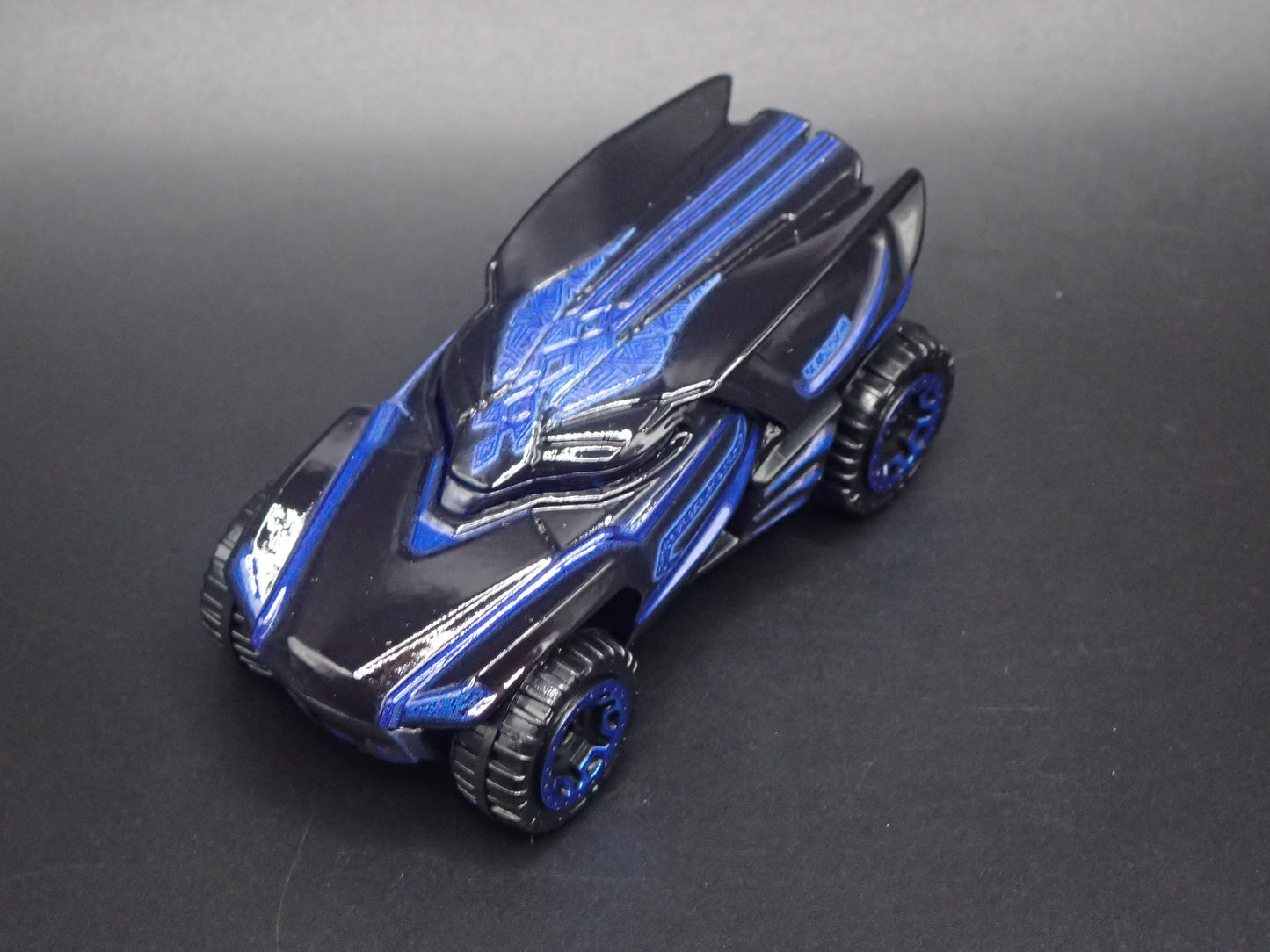 BLACK PANTHER MARVEL CHARACTER CARS 1/64 SCALE DIORAMA DIECAST MODEL CAR