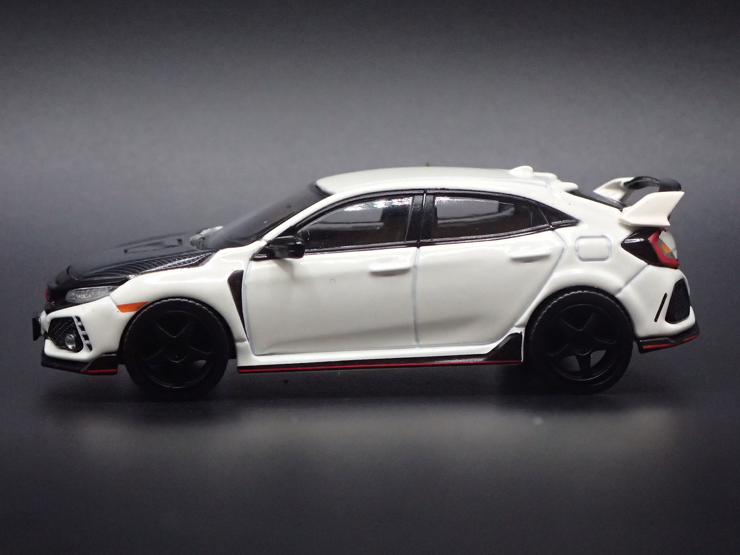 2017-2021 HONDA CIVIC TYPE R FK8 WHITE 1:64 SCALE COLLECTIBLE DIECAST MODEL CAR