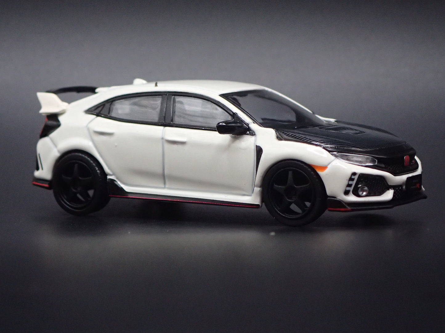 2017-2021 HONDA CIVIC TYPE R FK8 WHITE 1:64 SCALE COLLECTIBLE DIECAST MODEL CAR