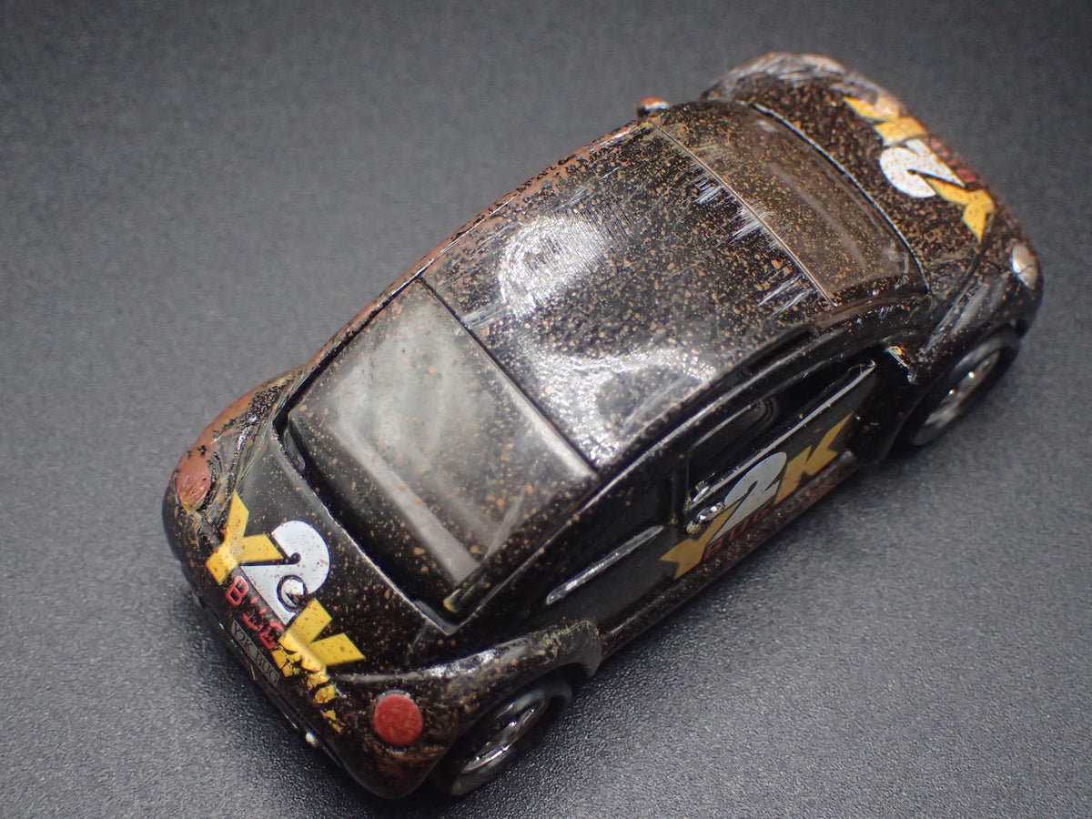 1998-2011 VW VOLKSWAGEN NEW BEETLE BUG BARN FIND 1:64 SCALE DIECAST MODEL CAR
