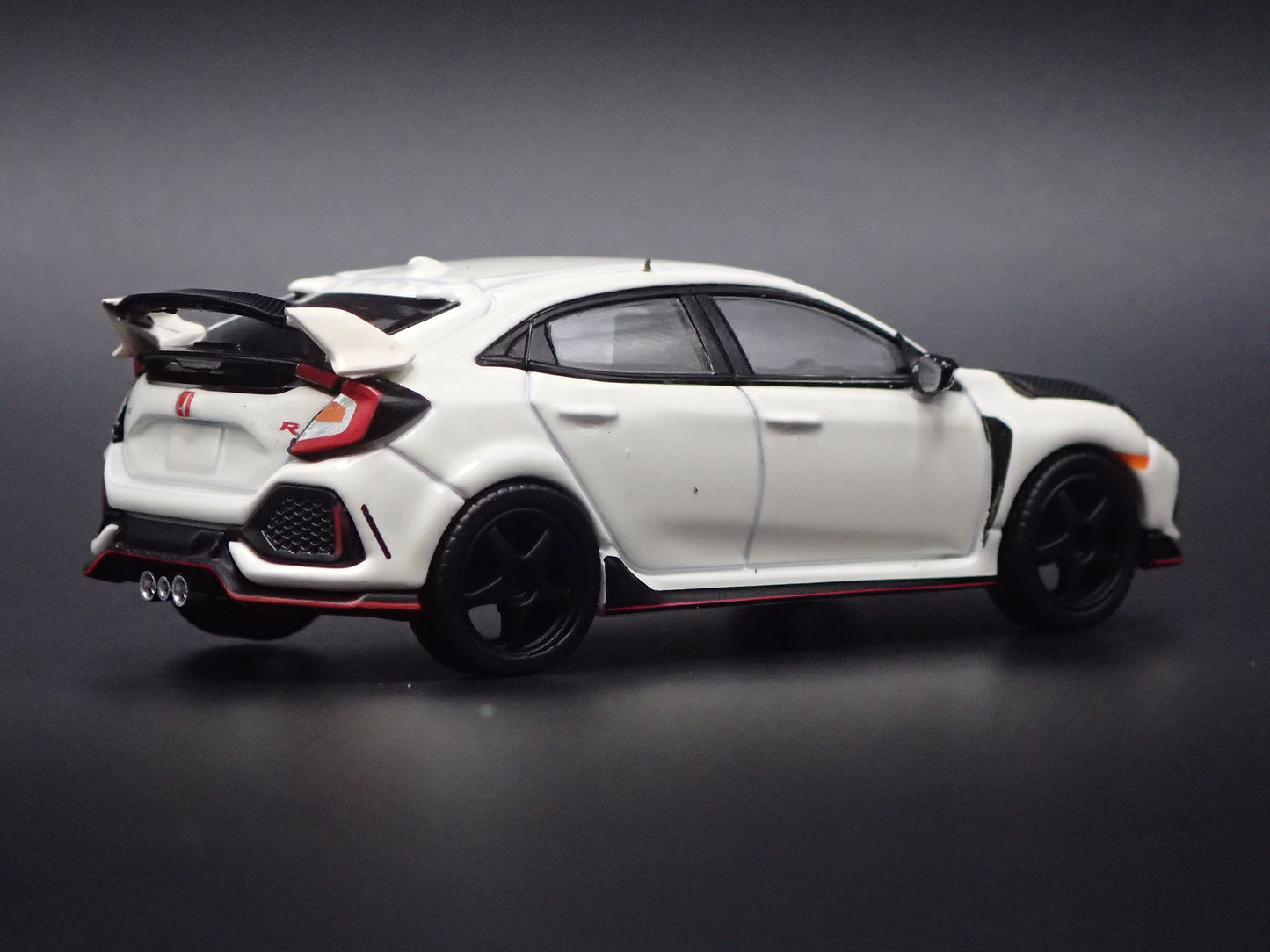 2017-2021 HONDA CIVIC TYPE R FK8 WHITE 1:64 SCALE COLLECTIBLE DIECAST MODEL CAR