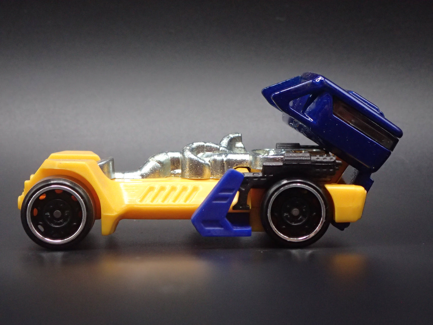 CABLE MARVEL CHARACTER CARS 1/64 SCALE DIORAMA DIECAST MODEL CAR