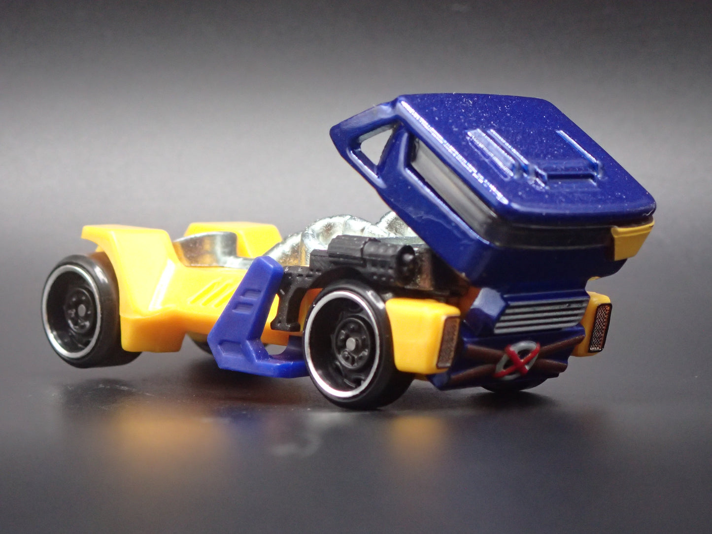 CABLE MARVEL CHARACTER CARS 1/64 SCALE DIORAMA DIECAST MODEL CAR