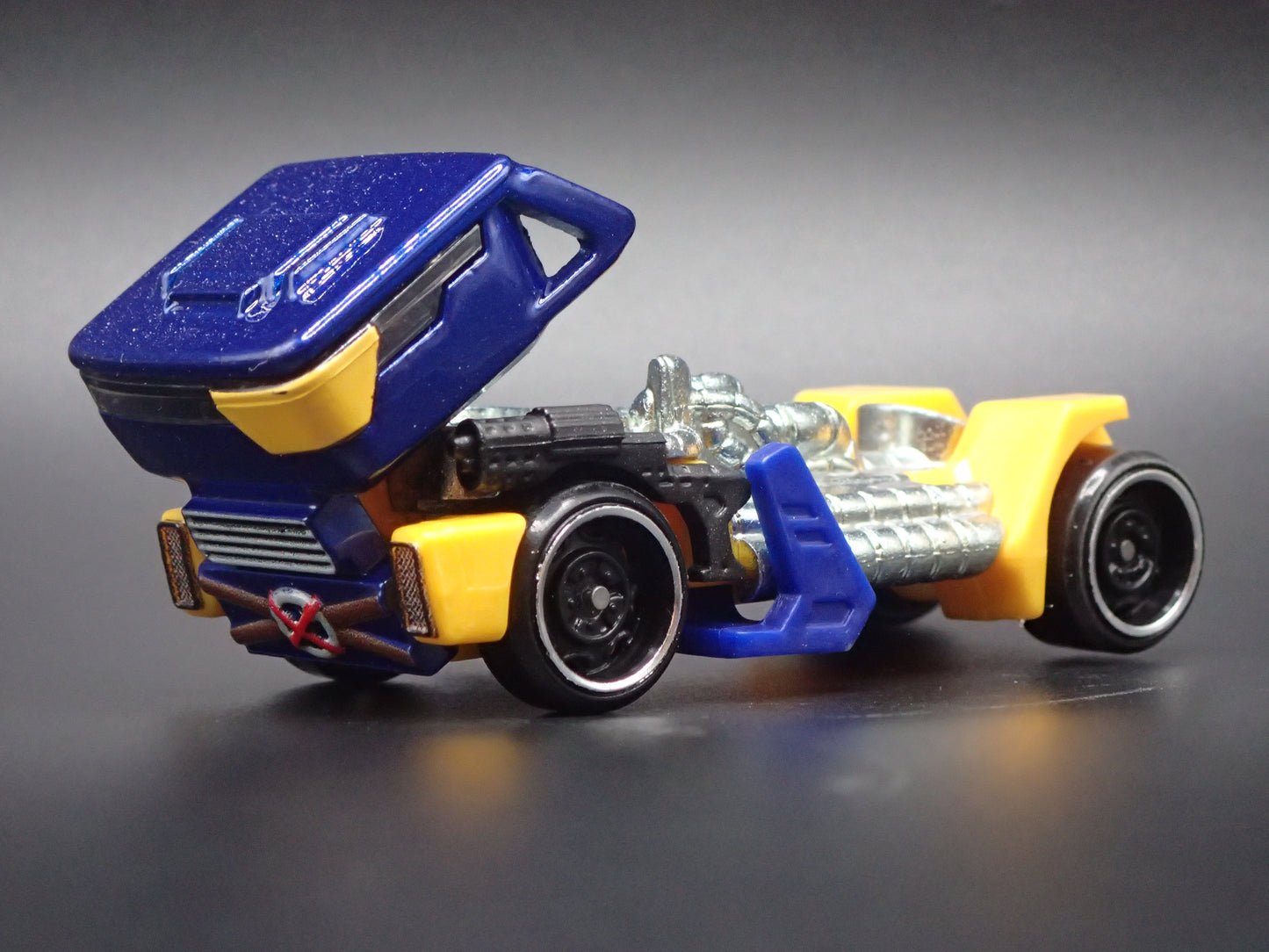CABLE MARVEL CHARACTER CARS 1/64 SCALE DIORAMA DIECAST MODEL CAR