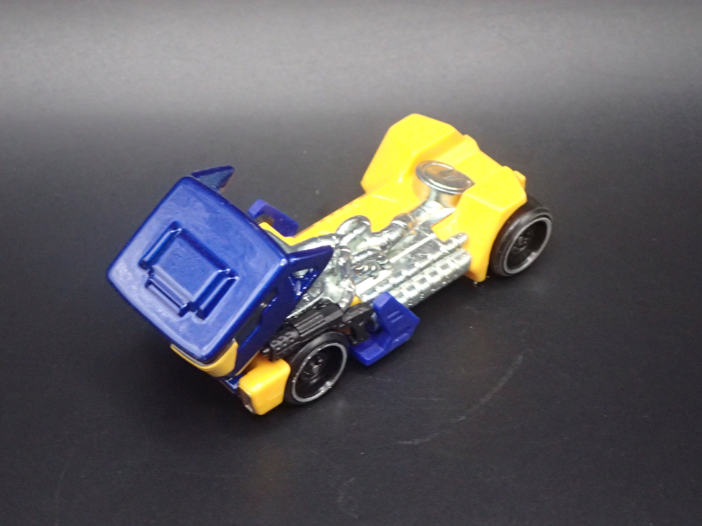 CABLE MARVEL CHARACTER CARS 1/64 SCALE DIORAMA DIECAST MODEL CAR
