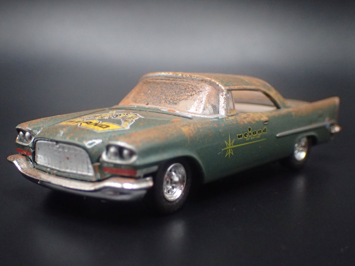 1957 57 CHRYSLER 300C CUSTOM BARN FIND 1:64 SCALE DIORAMA DIECAST MODEL CAR
