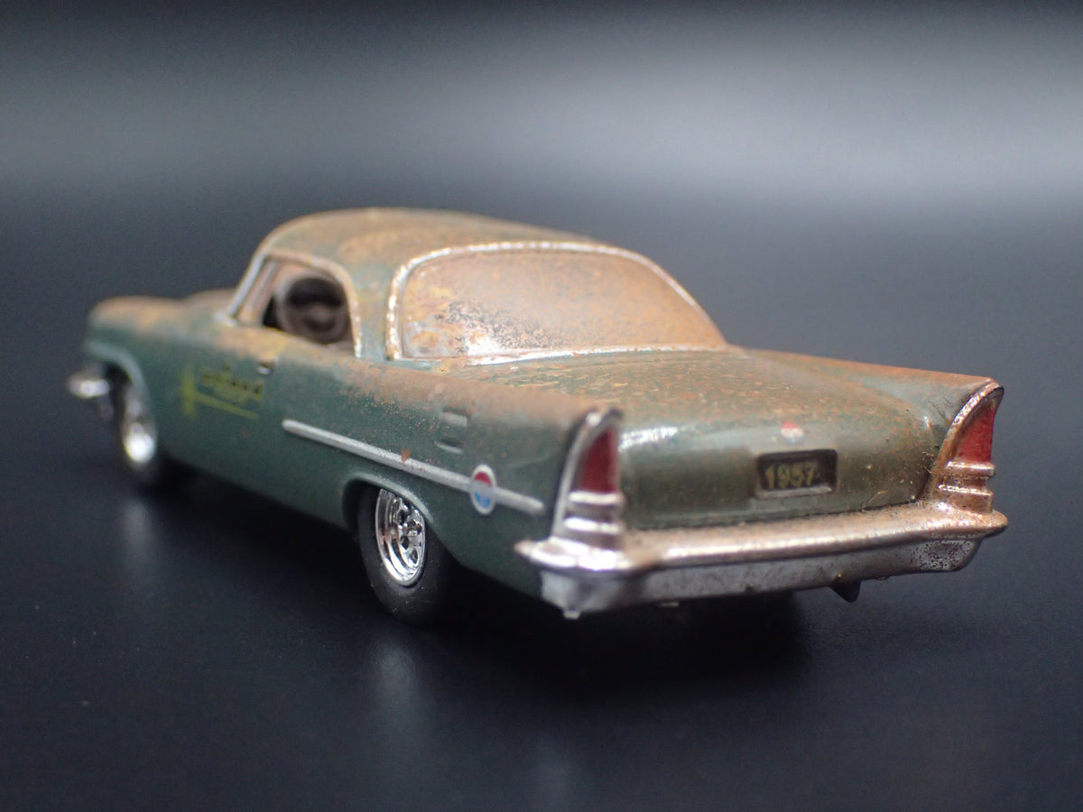 1957 57 CHRYSLER 300C CUSTOM BARN FIND 1:64 SCALE DIORAMA DIECAST MODEL CAR