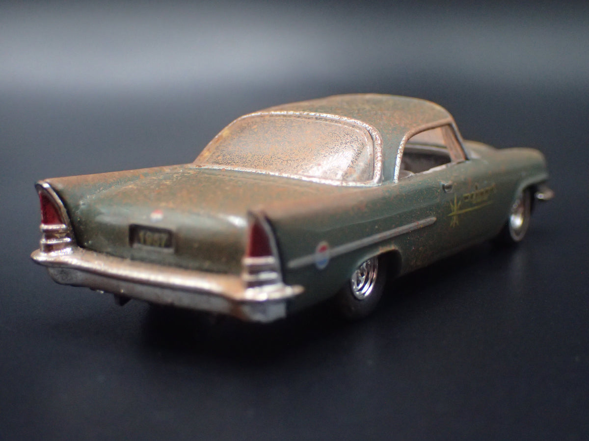 1957 57 CHRYSLER 300C CUSTOM BARN FIND 1:64 SCALE DIORAMA DIECAST MODEL CAR