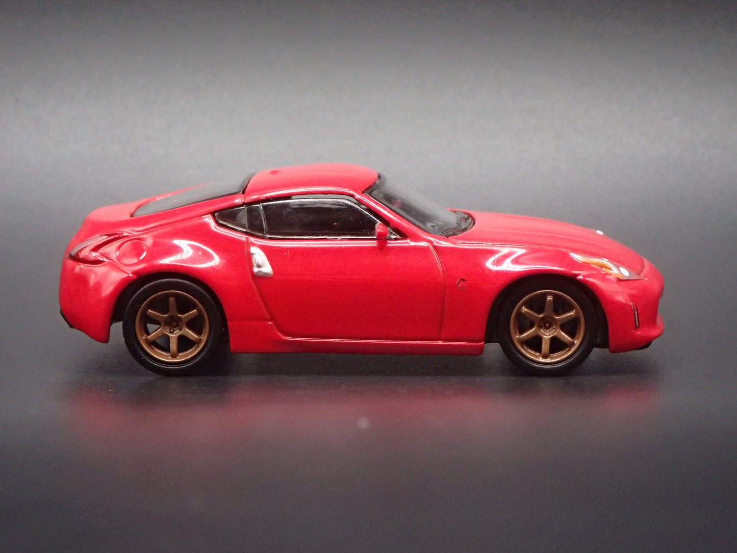 2009-2020 NISSAN 370Z RED 1:64 SCALE COLLECTIBLE DIORAMA DIECAST MODEL CAR