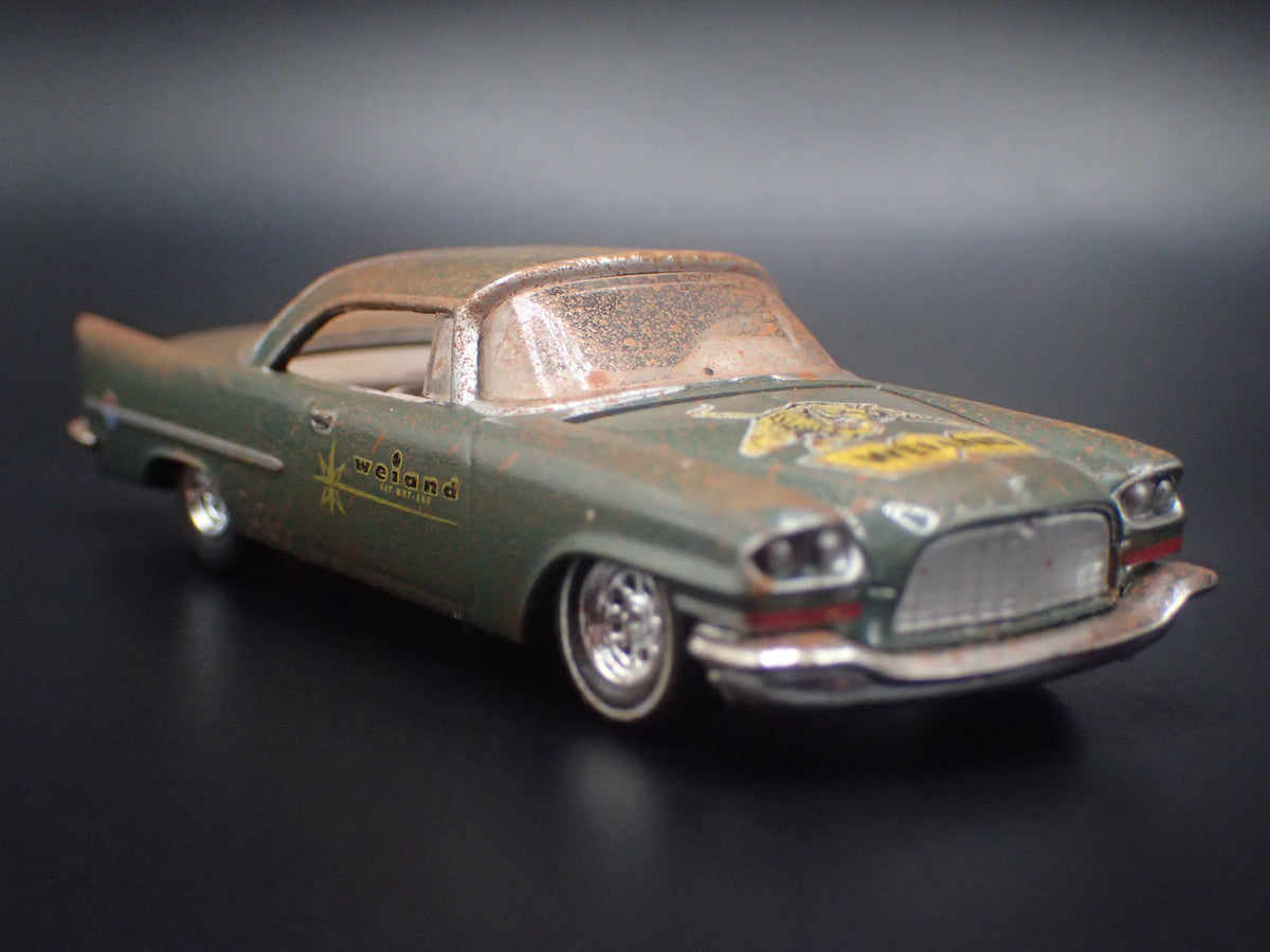 1957 57 CHRYSLER 300C CUSTOM BARN FIND 1:64 SCALE DIORAMA DIECAST MODEL CAR
