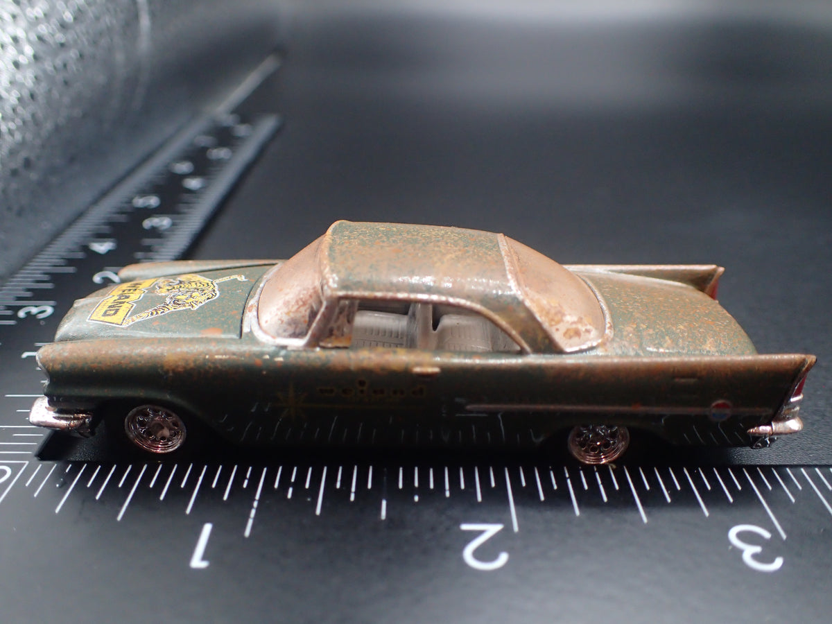 1957 57 CHRYSLER 300C CUSTOM BARN FIND 1:64 SCALE DIORAMA DIECAST MODEL CAR