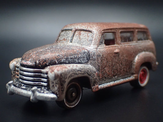 1950 50 CHEVY CHEVROLET SUBURBAN RAT FINK BARN FIND 1:64 SCALE DIECAST MODEL CAR