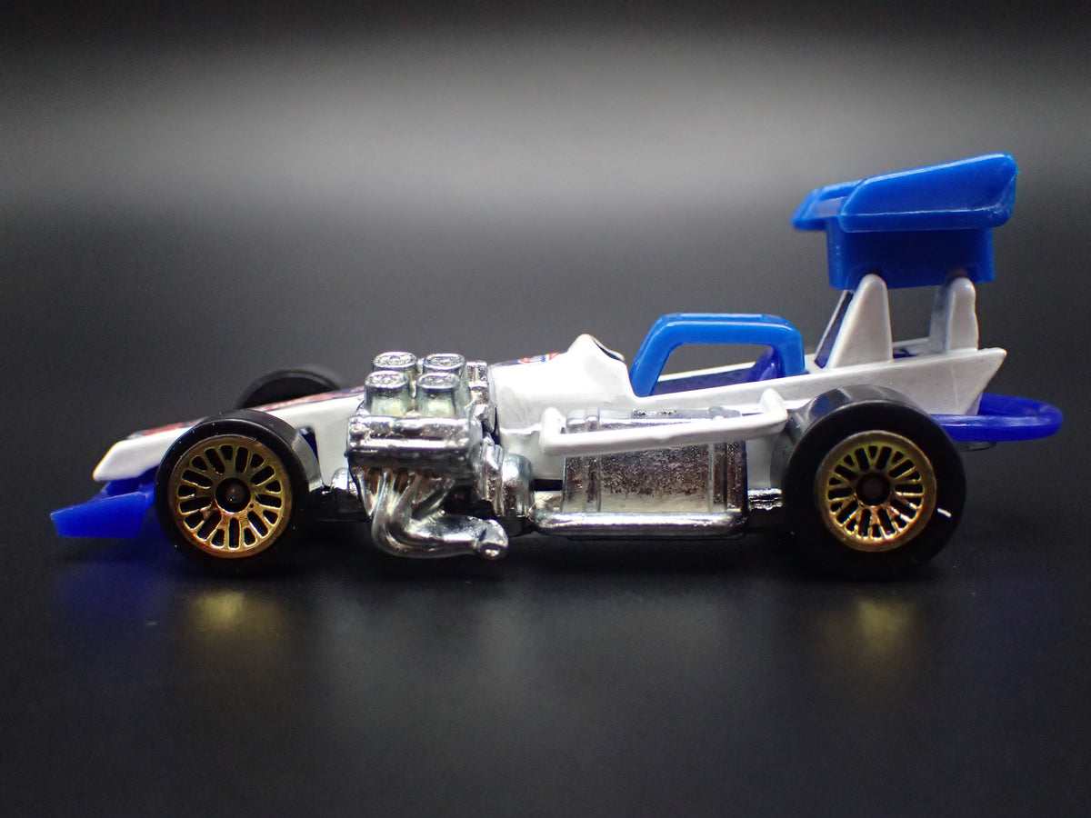 SUPER MODIFIED RACE CAR 1:64 SCALE DIORAMA DIECAST MODEL CAR