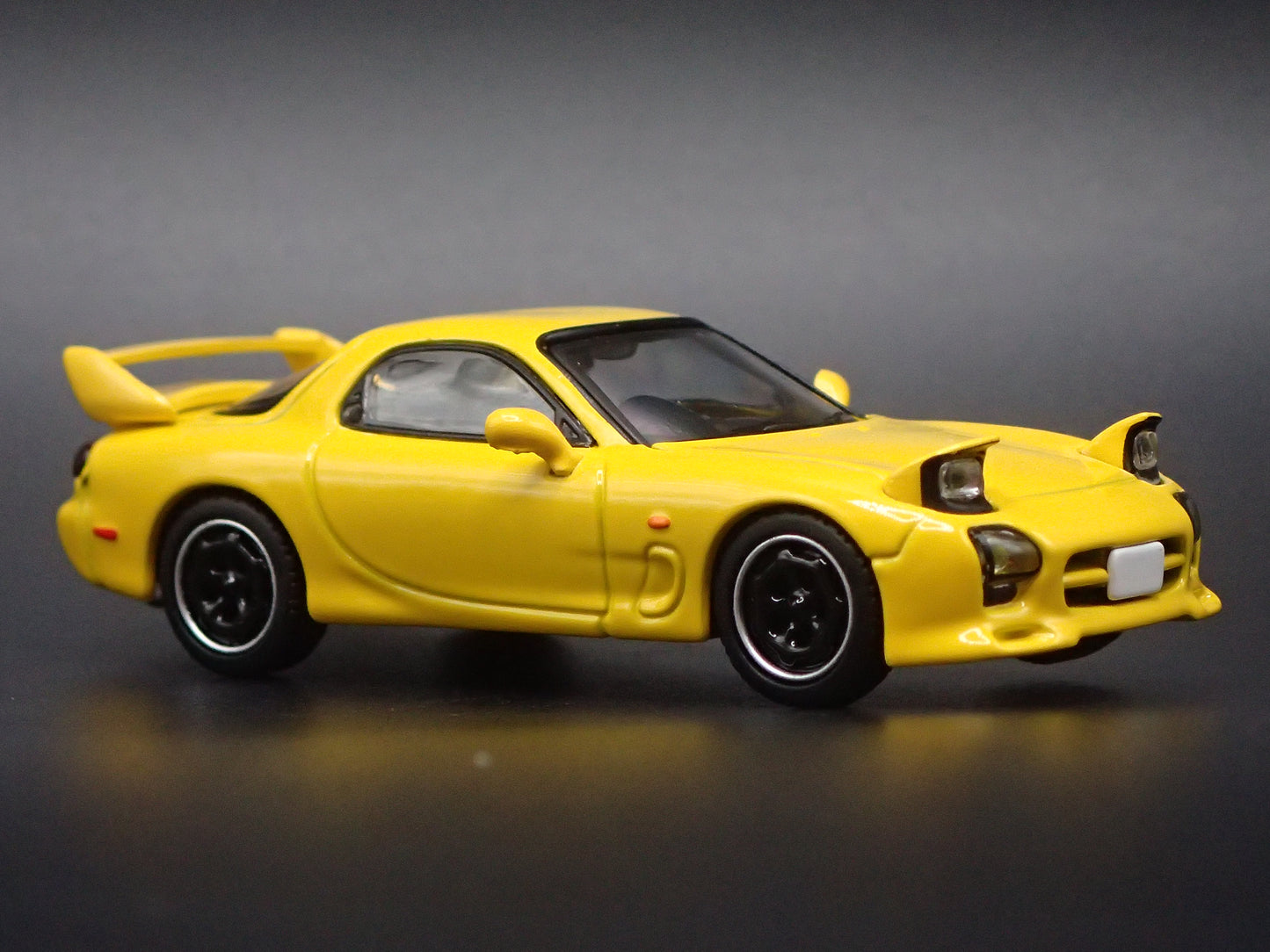 MAZDA RX7 FD3S INITIAL D YELLOW JDM 1:64 SCALE DIORAMA DIECAST MODEL CAR