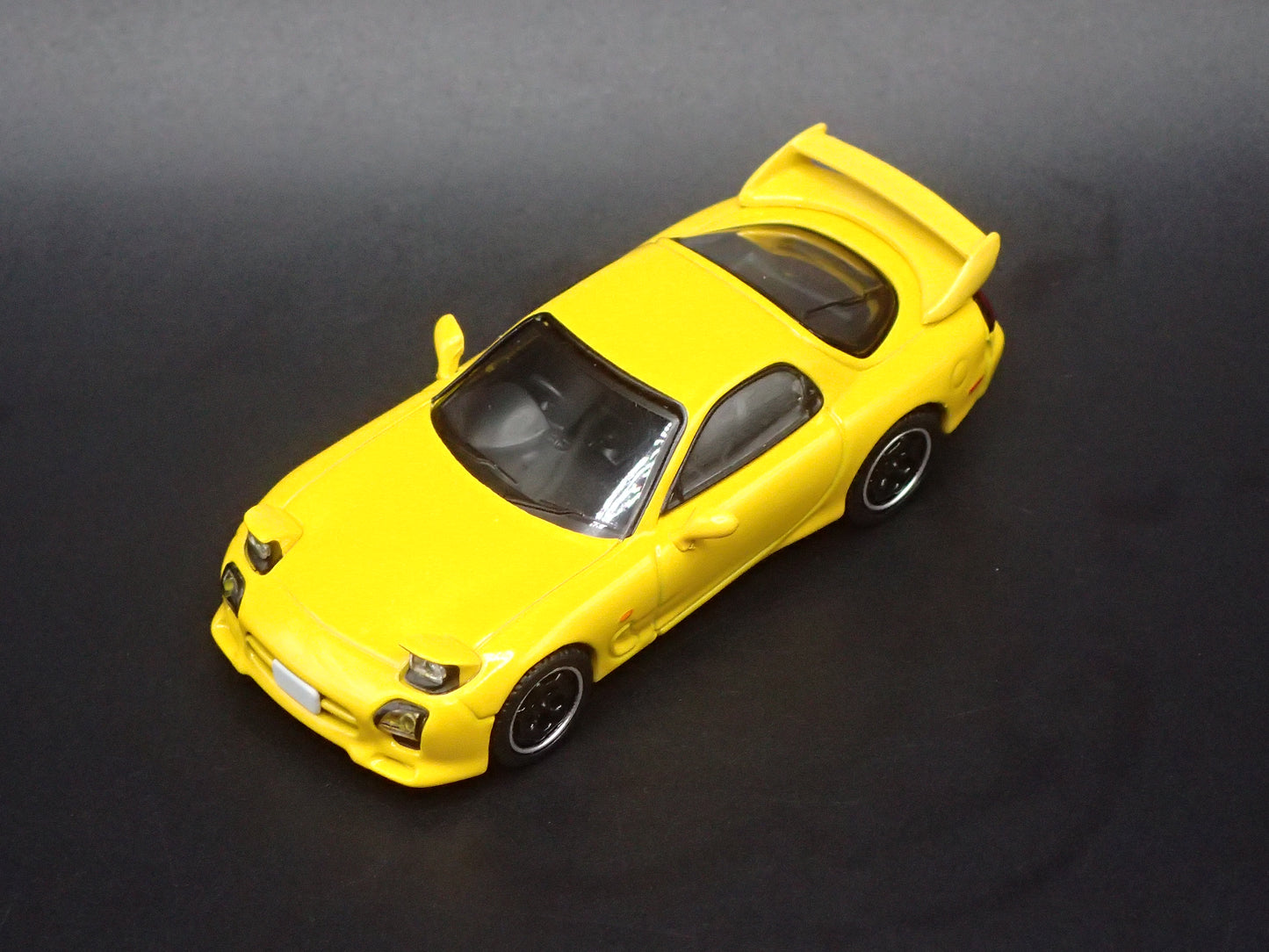 MAZDA RX7 FD3S INITIAL D YELLOW JDM 1:64 SCALE DIORAMA DIECAST MODEL CAR
