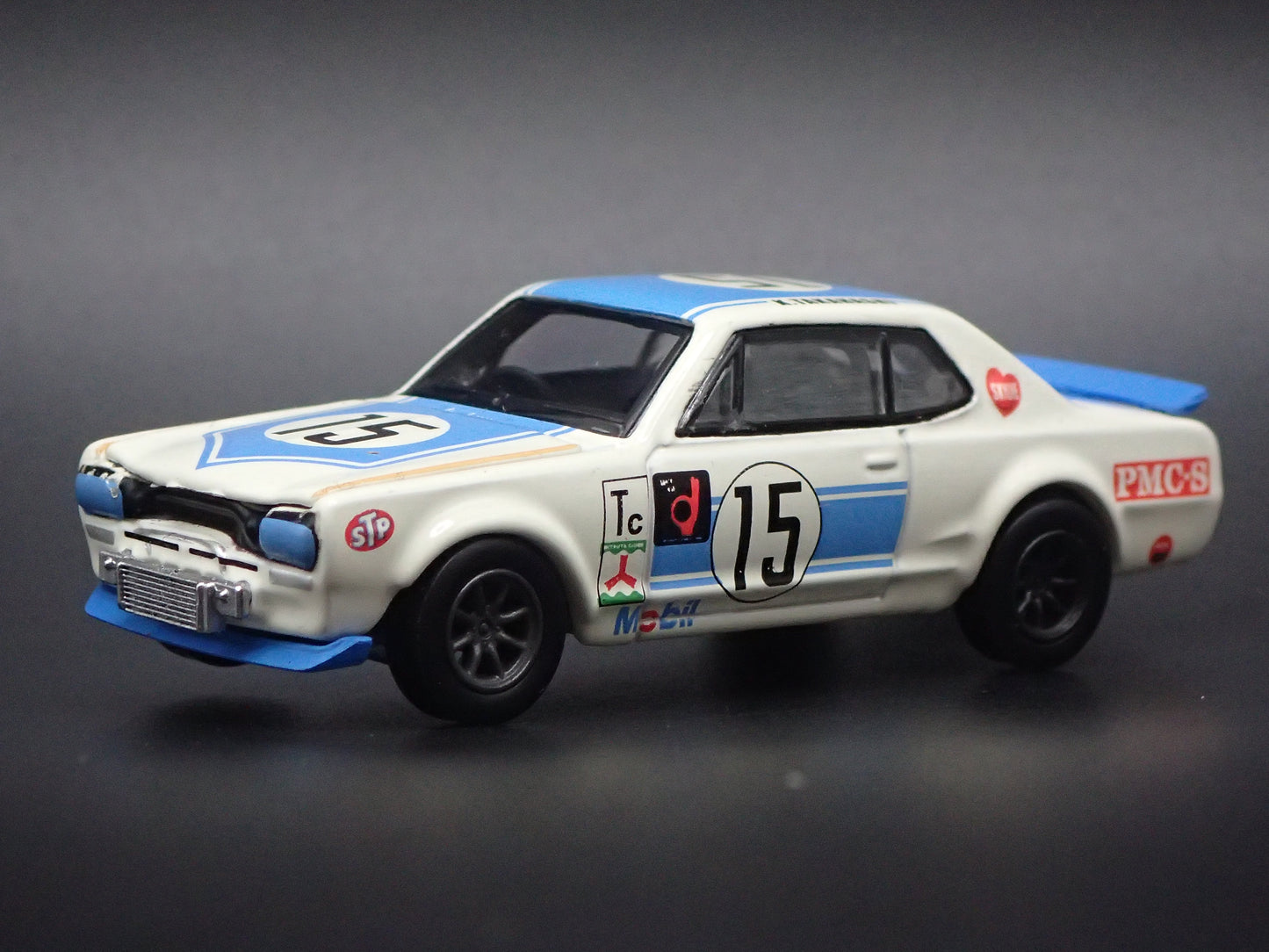 1972 72 NISSAN SKYLINE 2000 GTR KPGC10 1:64 SCALE COLLECTIBLE DIECAST MODEL CAR