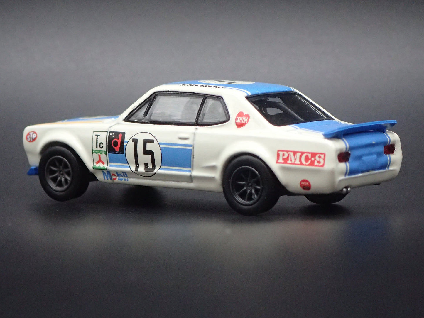 1972 72 NISSAN SKYLINE 2000 GTR KPGC10 1:64 SCALE COLLECTIBLE DIECAST MODEL CAR