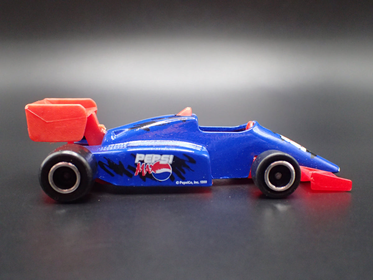 PEPSI INDY RACE CAR 1:64 SCALE COLLECTIBLE DIORAMA DIECAST MODEL CAR