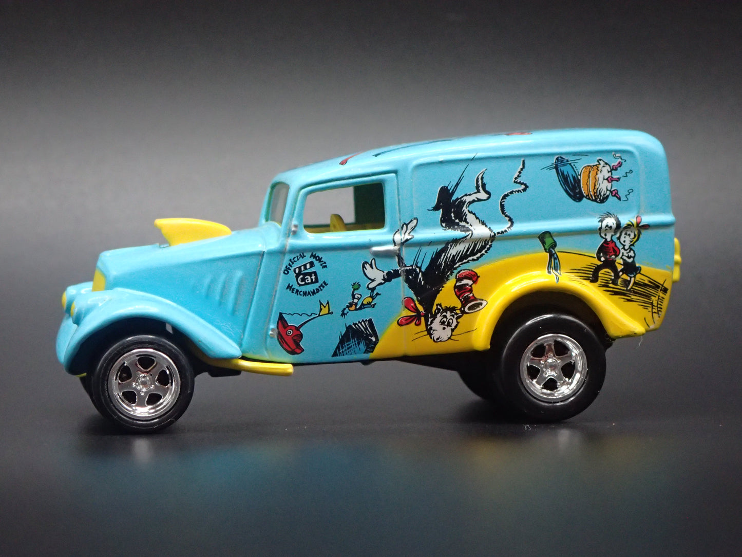 1933 33 WILLYS PANEL DELIVERY VAN CAT IN THE HAT 1:64 SCALE DIORAMA DIECAST MODEL CAR